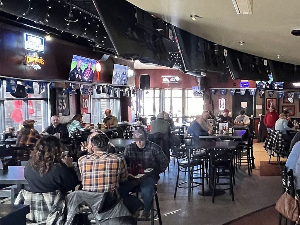 Home - On The Rox Sports Bar & Grill